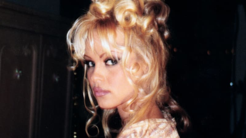 Pamela Anderson vzpomíná na to, jak přivodila Jacku Nicholsonovi očním kontaktem orgasmus