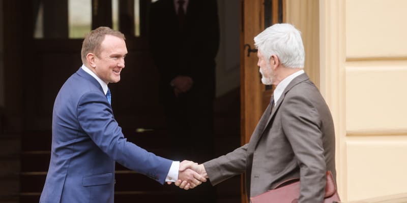 Příjezd nově zvoleného prezidenta Petra Pavla na schůzku s Milošem Zemanem v Lánech