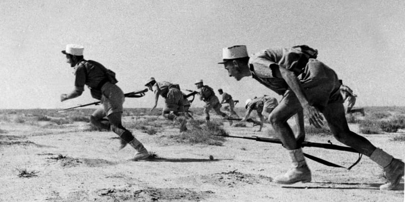 Jedním z konfliktů, do kterých se cizinecká legie historicky zapojila, byla i druhá světová válka. Na snímku bitva u libyjského Bir Hakeim.