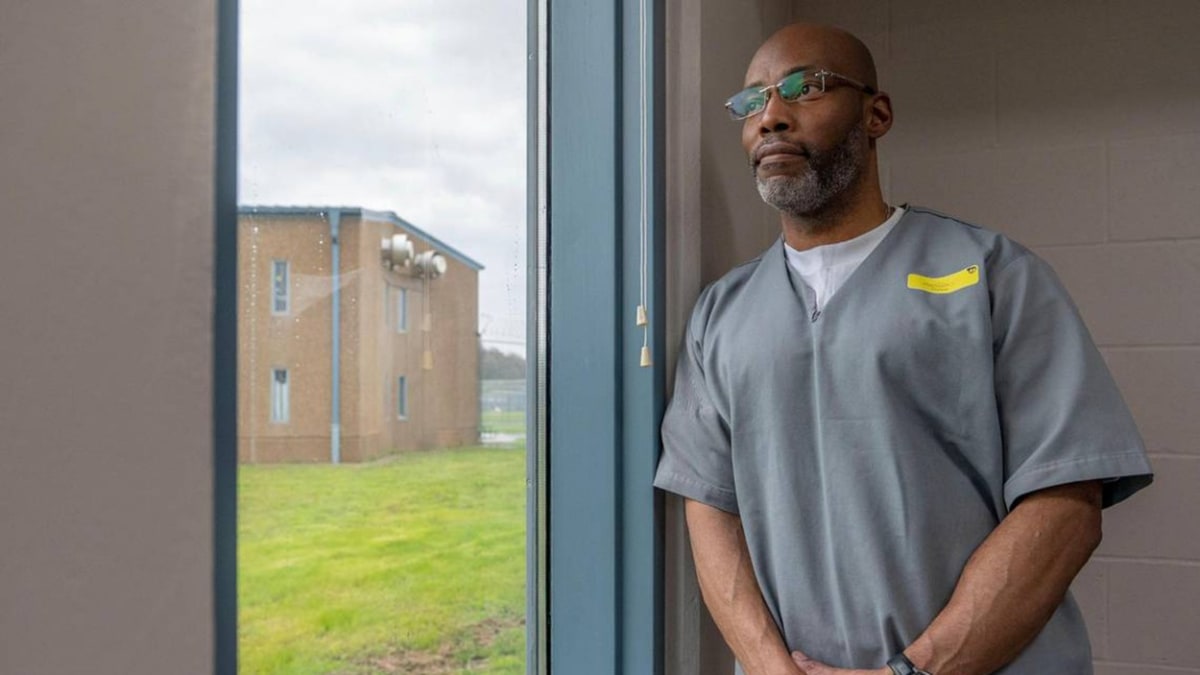 Nyní padesátiletý Lamar Johnson strávil ve vězení téměř 28 let.