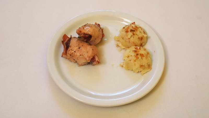 Kuřecí roládky, šťouchané brambory