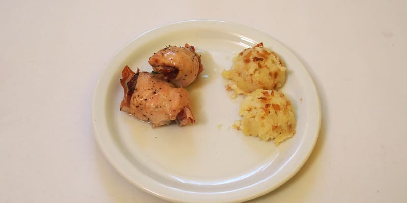 Kuřecí roládky, šťouchané brambory