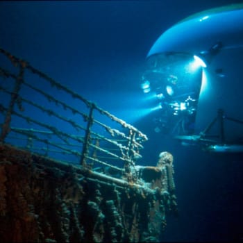 Vrak Titaniku a ponorka