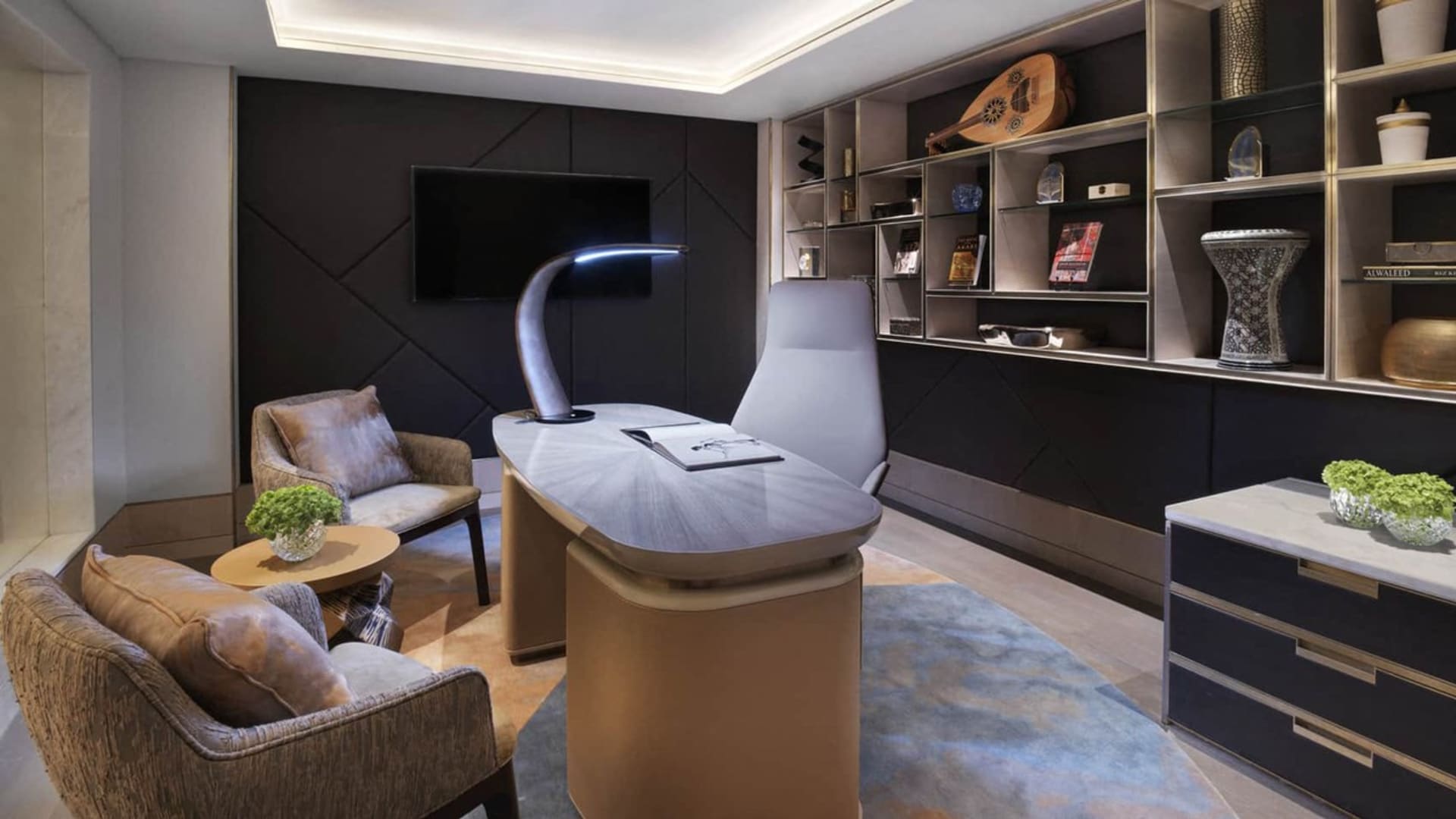 Interiér královského apartmá hotelu Four Season, ve kterém Ronaldo našel dočasný domov.