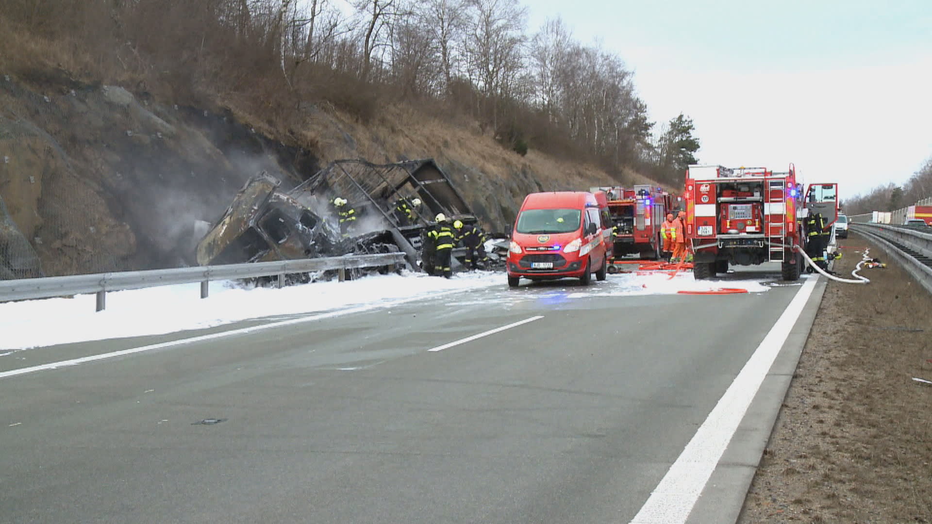 Tragická nehoda na dálnici D1 si vyžádala dva životy.