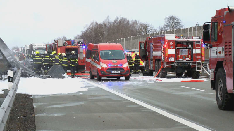 Tragická nehoda na dálnici D1 si vyžádala dva životy.