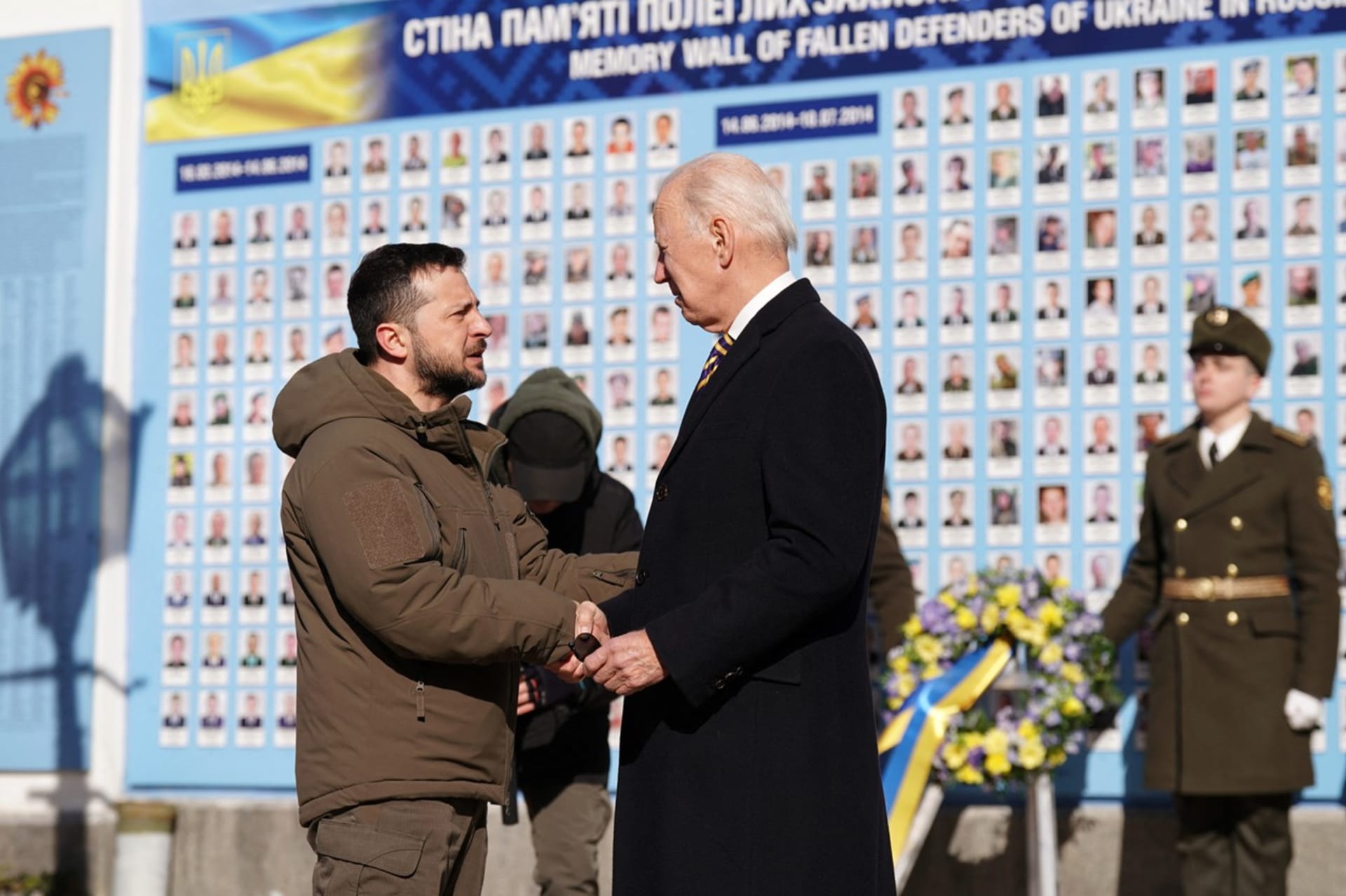 Americký prezident Joe Biden před časem zamířil do Kyjeva, kde se setkal s ukrajinskou hlavou státu Volodymyrem Zelenským.