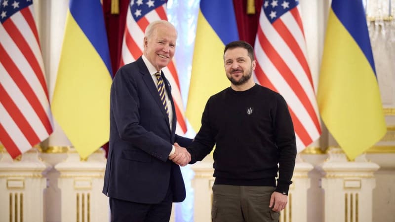 Záchrana pro Kyjev? Americká sněmovna schválila pomoc Ukrajině za 61 miliard dolarů