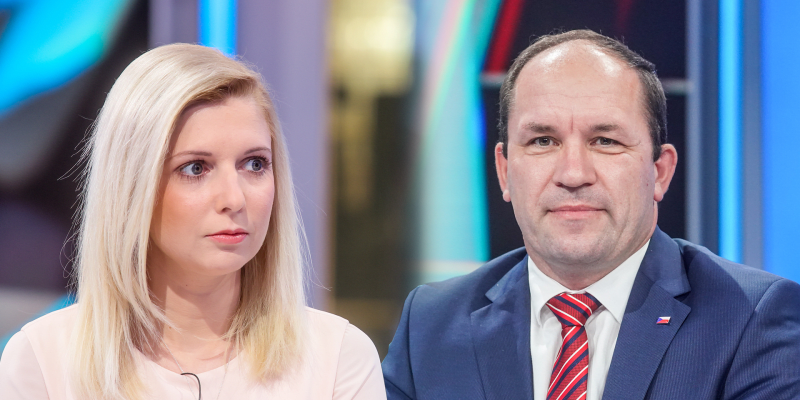 Poslanci Lucie Šafránková a Marek Výborný