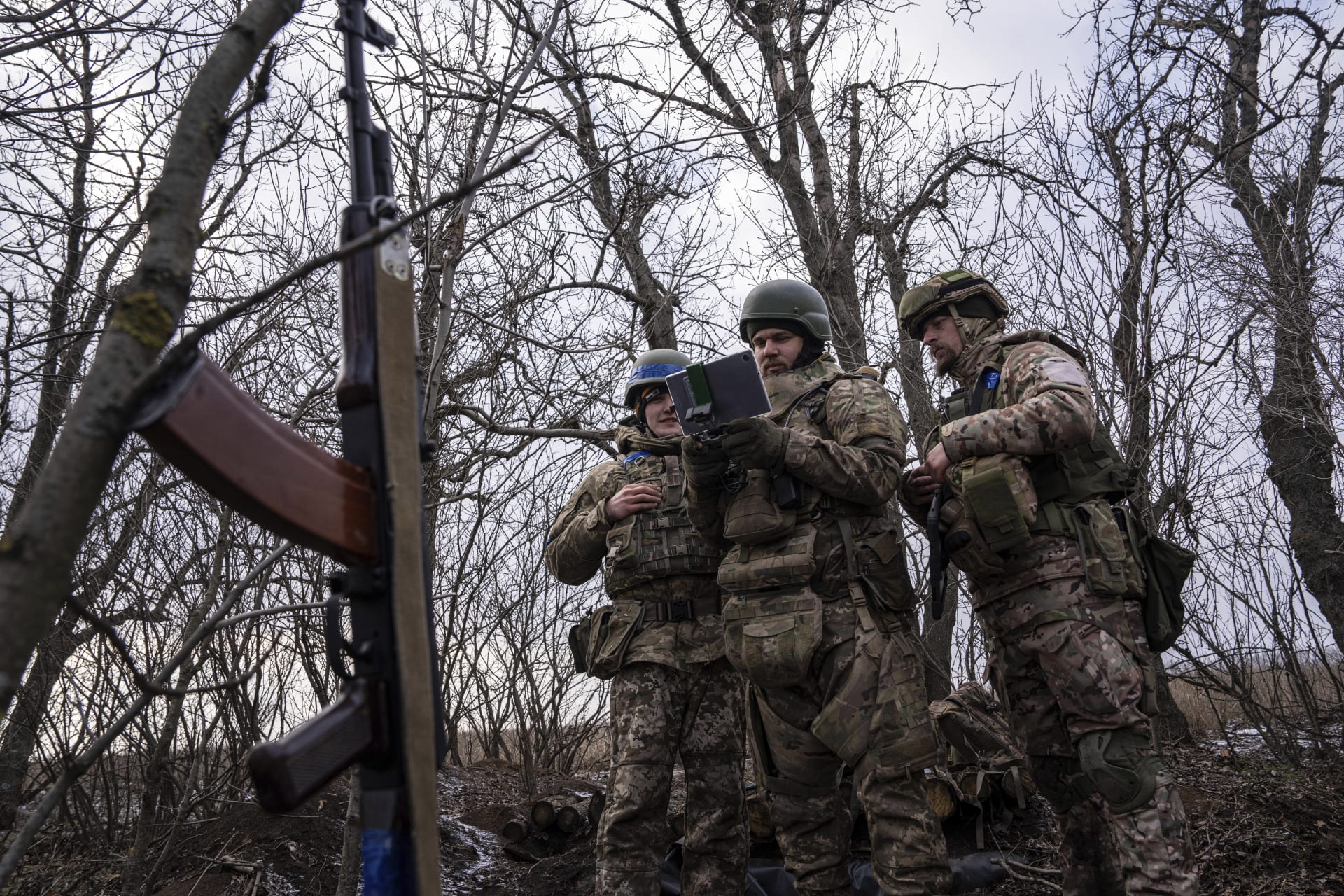 Ukrajinští vojáci u Vuhledaru (22. února 2023)