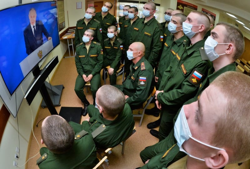 Jak dlouho bude armáda věrná Vladimiru Putinovi?
