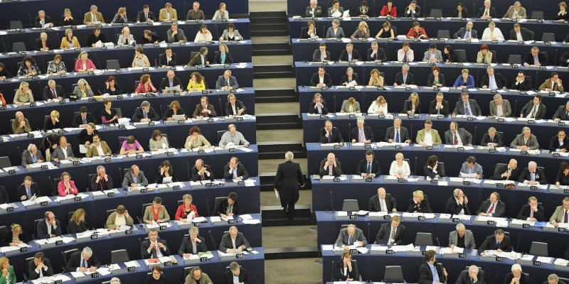 Jednání Evropského parlamentu, který má 705 členů, ve Štrasburku