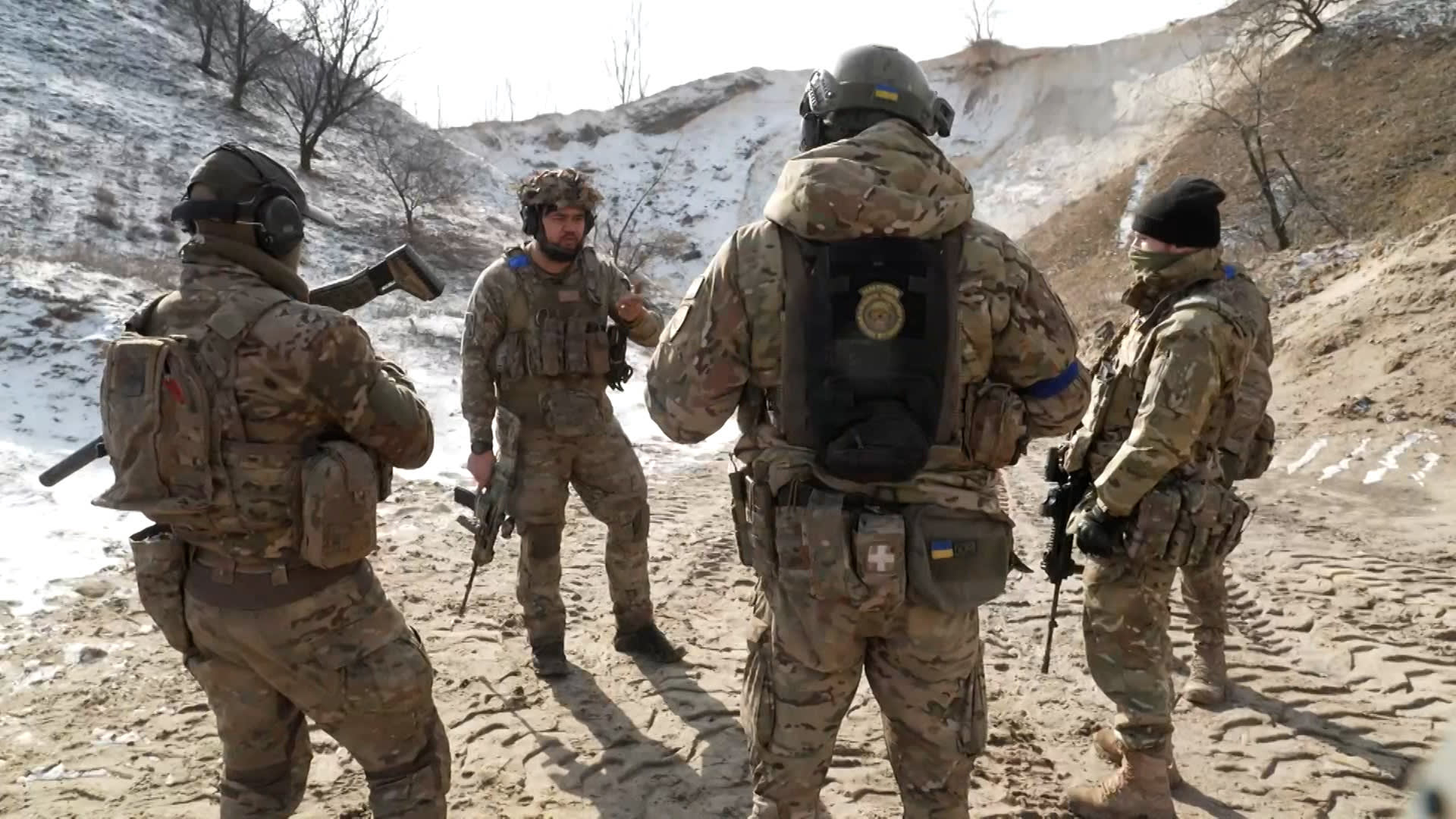 Ve Vuhledaru nyní přebývají zejména ukrajinští vojáci a dobrovolníci ze zahraničí.