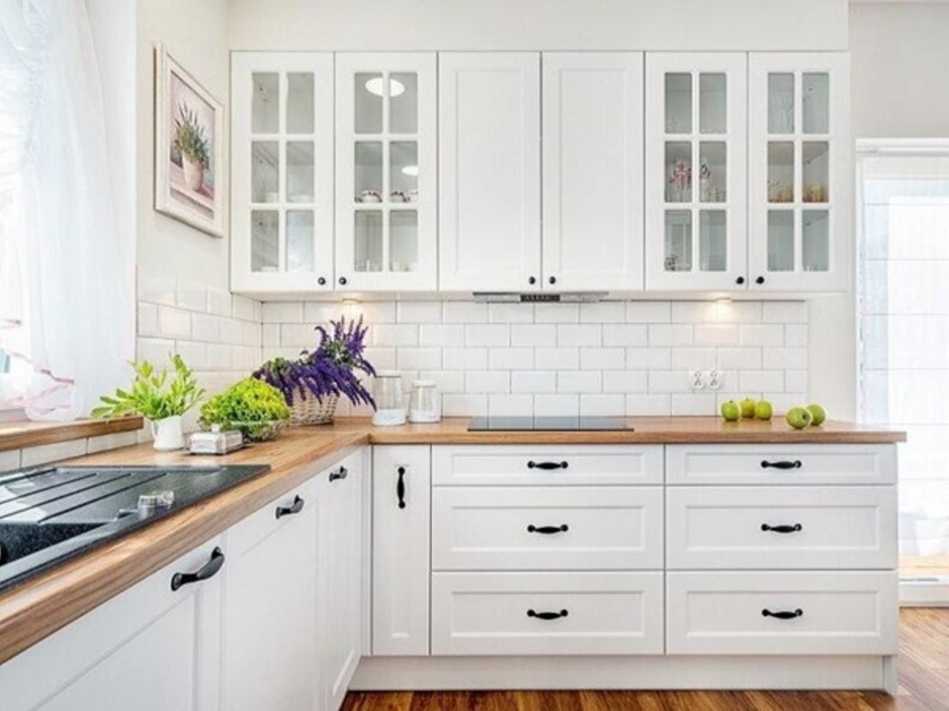 Přinášíme vám tipy na chytrá řešení, jak si zařídit méně prostornou kuchyň.