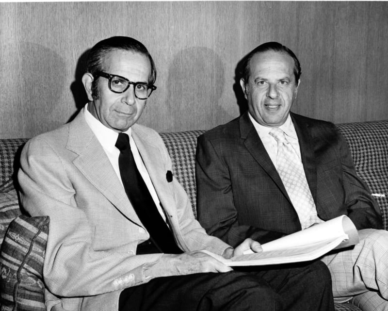 Americký producent Walter Mirisch se svým bratrem Marvinem