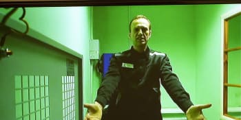 Navalnyj si ve vězení střílí z dozorců. Do své cely požadoval dodat klokana nebo megafon