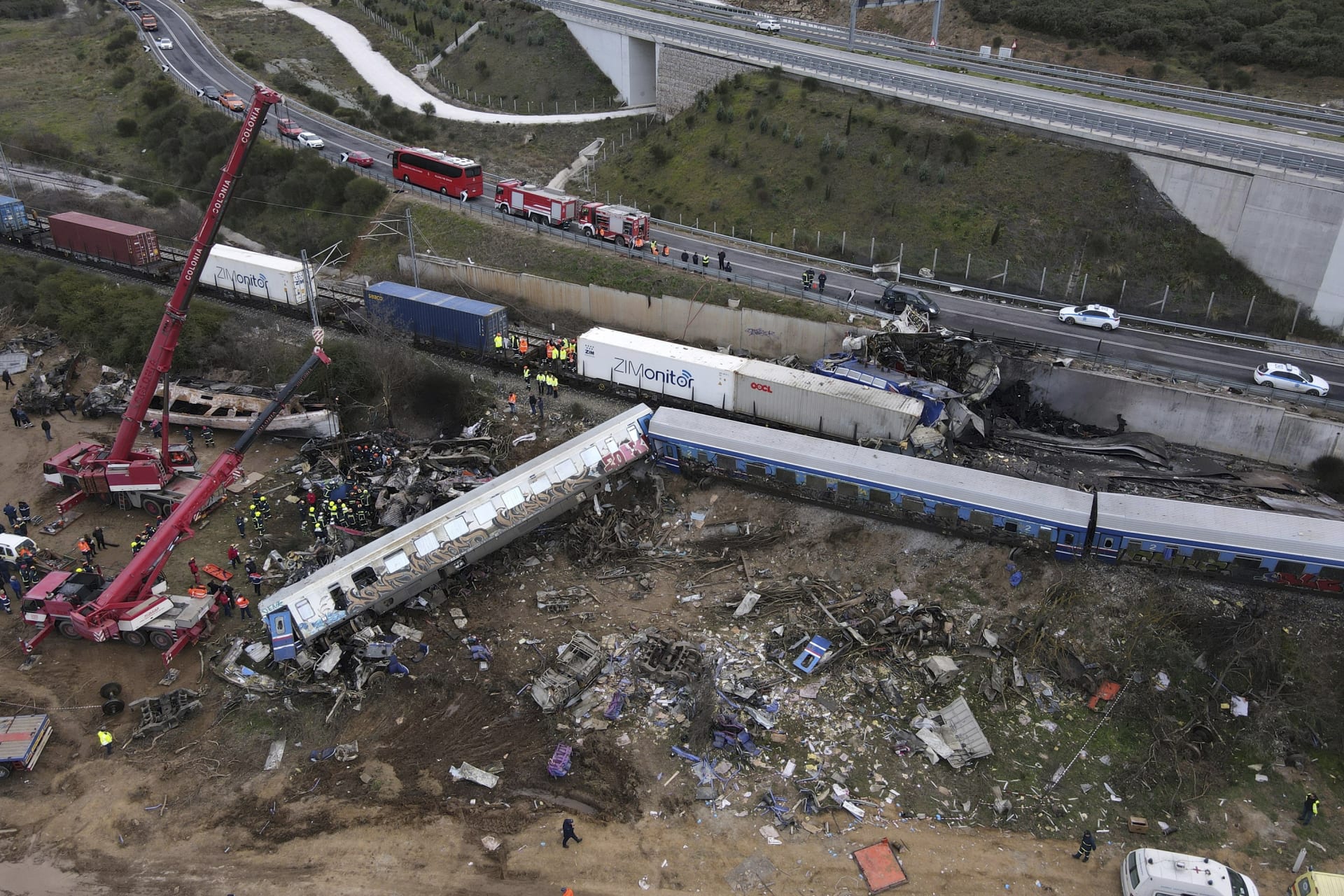 Srážka vlaků v Řecku si vyžádala 36 mrtvých a osm desítek zraněných.