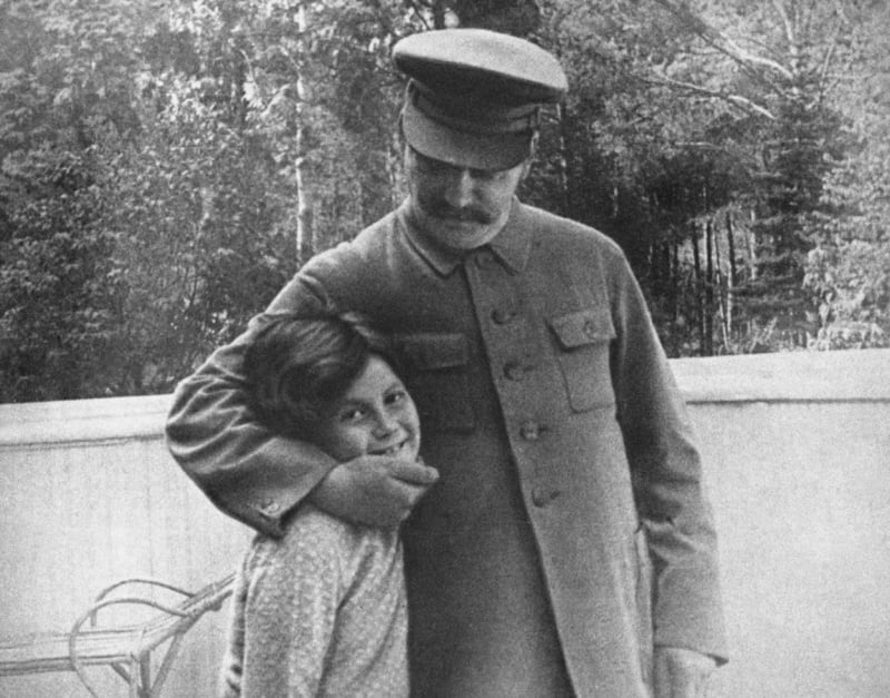 Stalin měl podle všeho pro svou malou dceru Světlanu slabost.