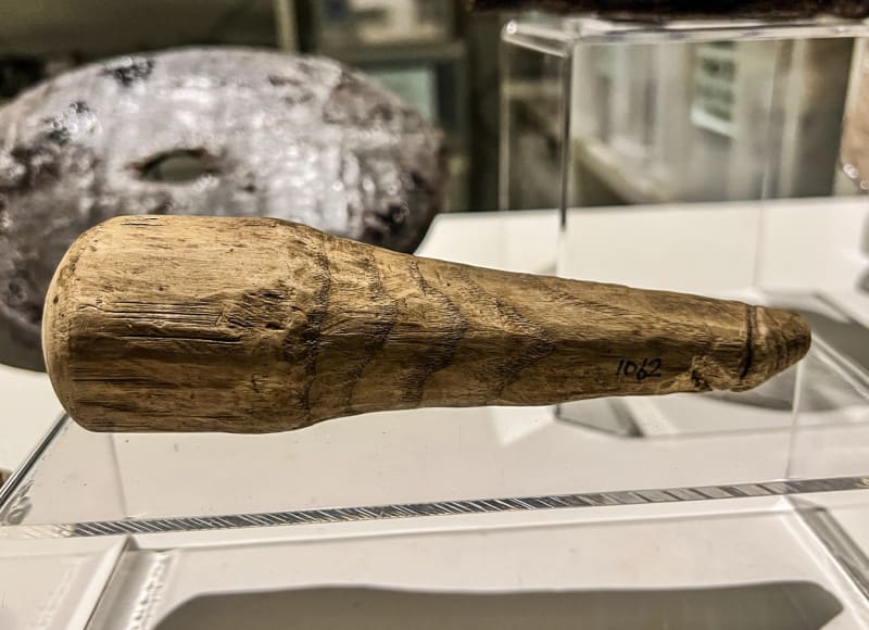 Dřevěný penis, který používali Římané