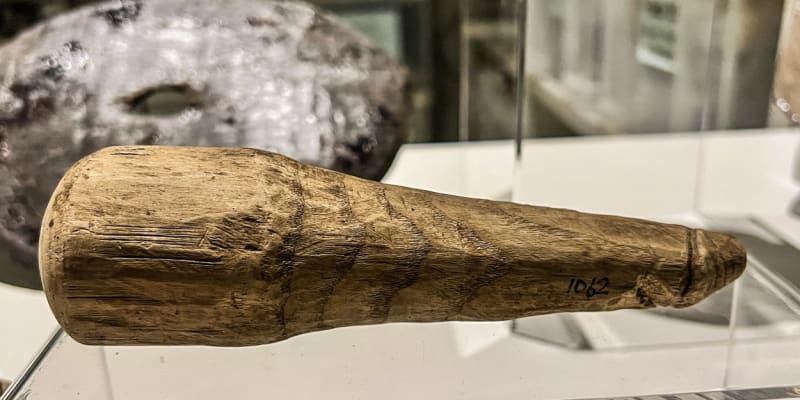 Dřevěný penis, který používali Římané