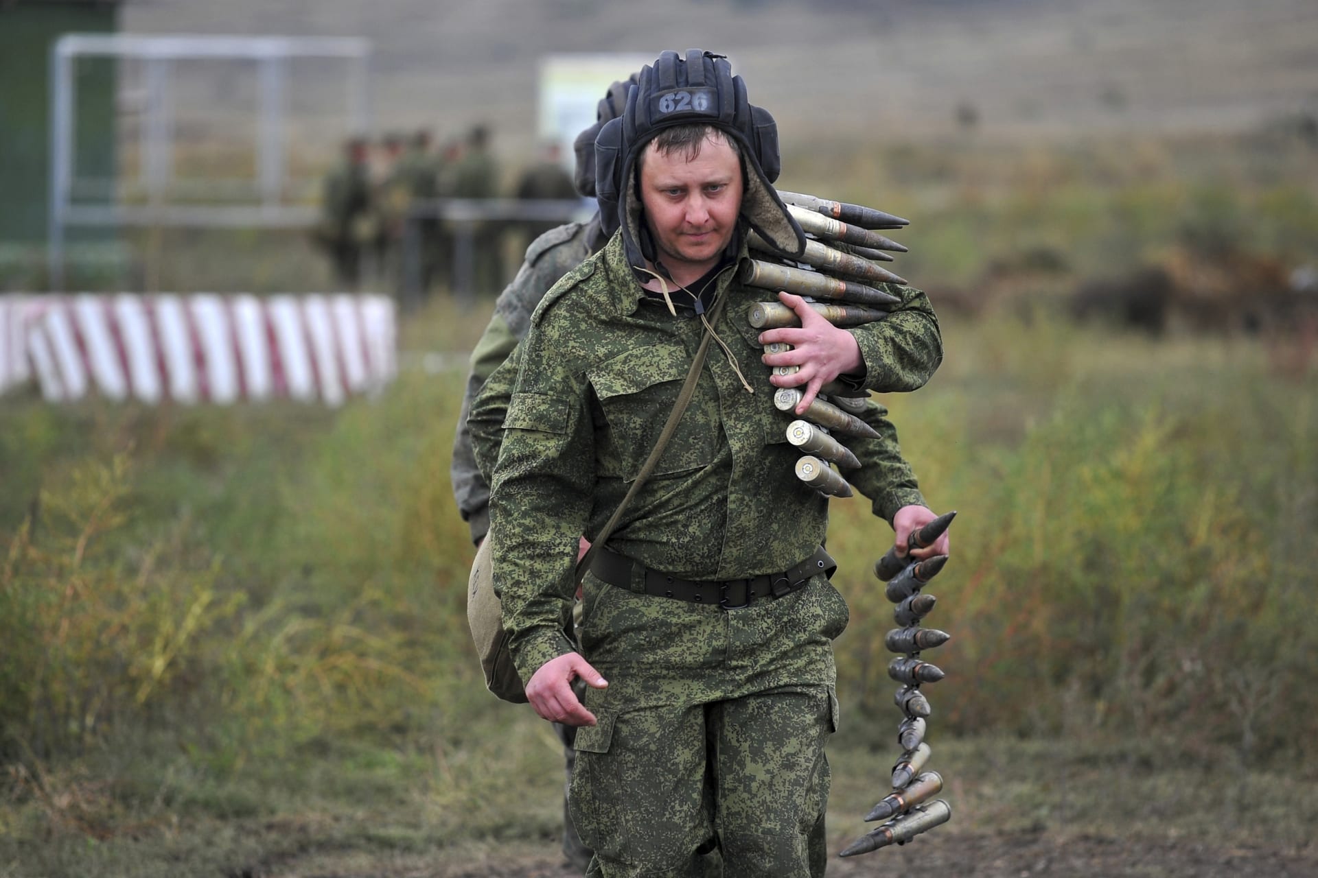 Ruští vojáci se mnohdy dopouští válečných zločinů, hlásí Ukrajinci.