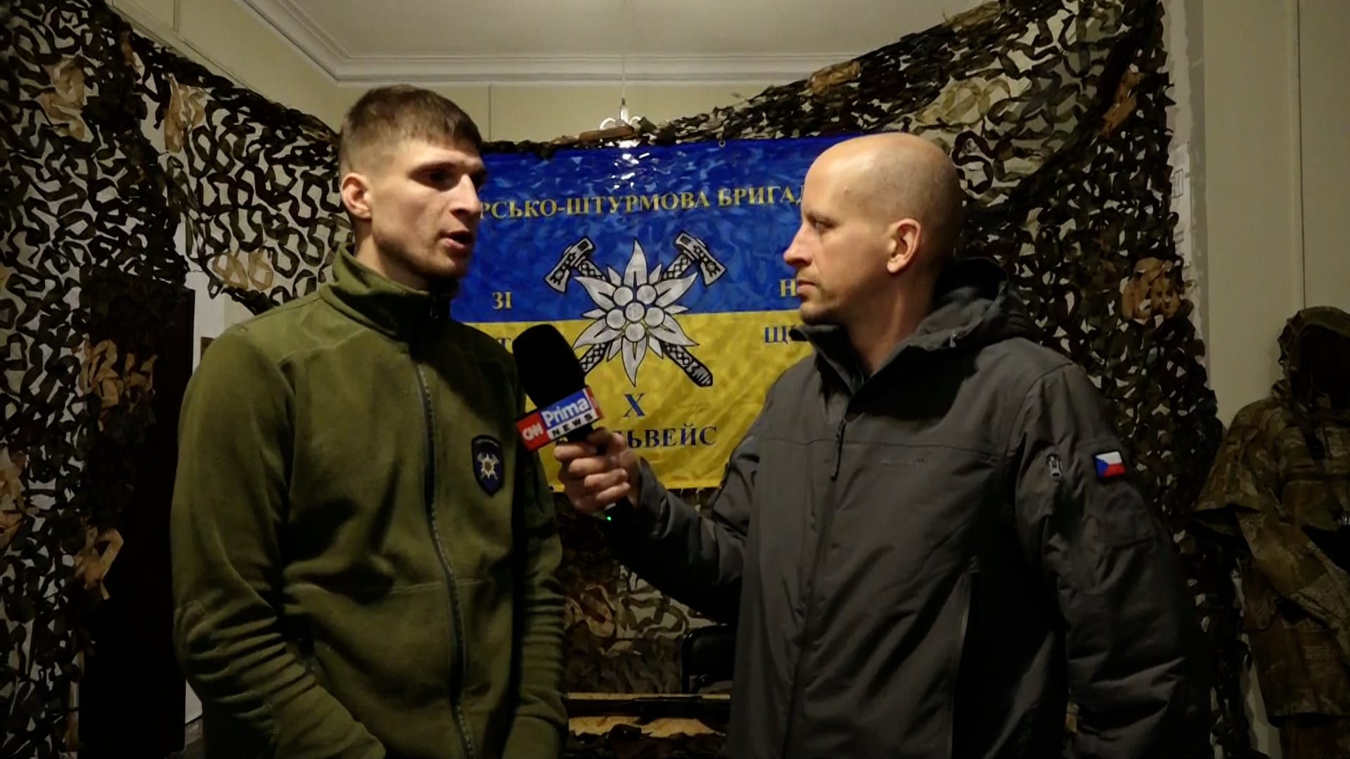 Reportér CNN Prima NEWS Matyáš Zrno na výstavě ukrajinské 10. horské útočené brigády