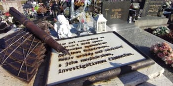 REPORTÁŽ: Pět let od pohřbu Kuciaka. Je ho škoda, ale do všeho moc vrtal, vzpomínají sousedé
