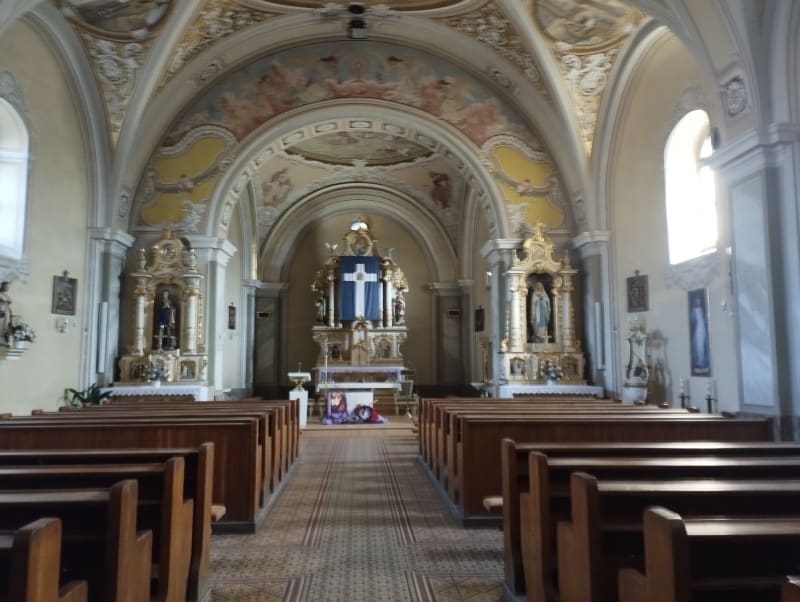Kostel sv. Františka z Assisi v obci Štiavnik, v němž se odhrál pohřeb Jána Kuciaka, 3. března 2018.