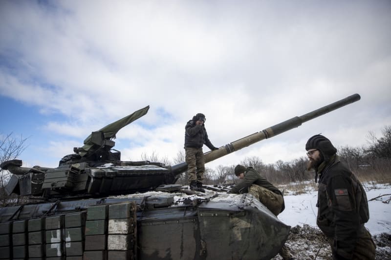 Ukrajinský tank u Vuhledaru (14. 2. 2023)