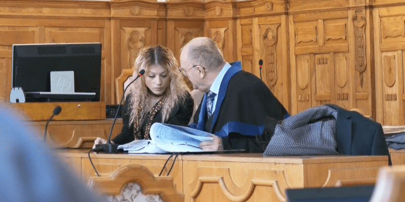 Slovenka Sheila Szmereková u soudu kvůli obvinění z extremismu