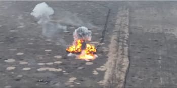 Záběry z bojů: „Tváří v tvář“ s nepřítelem. Ukrajinské tanky rozdrtily konvoj okupantů