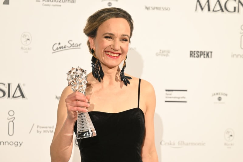 Irena Hradecká převzala cenu za nejlepší scénografii za film Il Boemo, kterou získala spolu s Lukou Servinem.