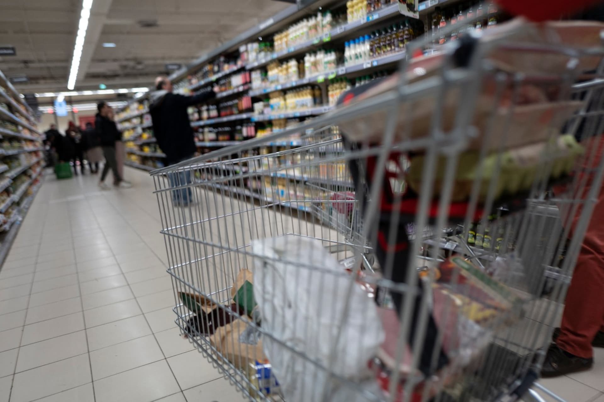 Ve Francii, kde ceny potravin stouply za poslední rok až o 20 procent, se citelně zvýšil počet krádeží v obchodech.