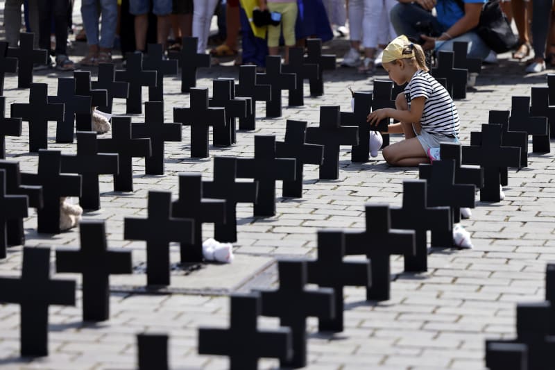Němci si připomněli dětské oběti ruské agrese na Ukrajině (30. 7. 2022)