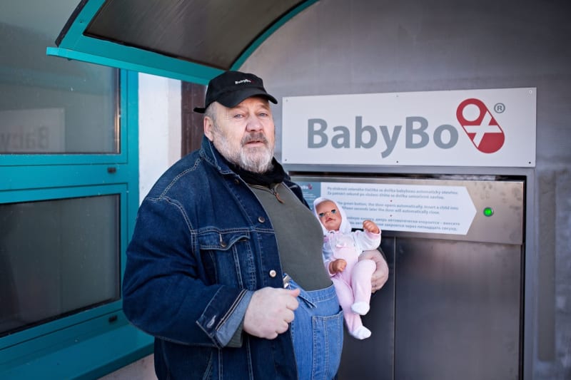 Ludvík Hess je zakladatelem babyboxů.