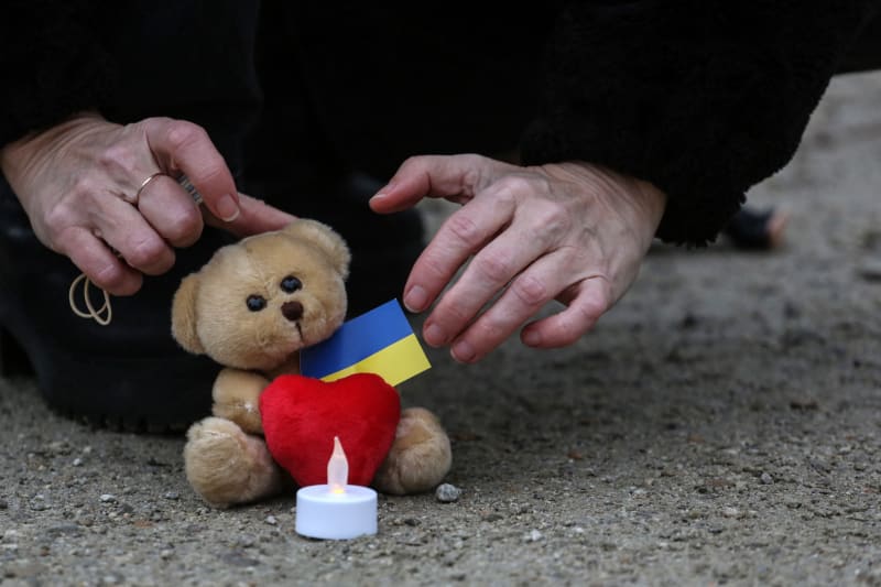 Demonstrace v Bruselu měla přivést pozornost k únosům ukrajinských dětí (23. 2. 2023)