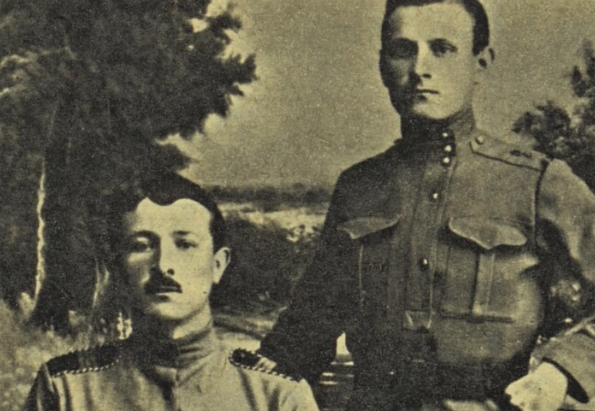 Ludvík Svoboda (sedící) za první světové války na straně legionářů, rok 1917