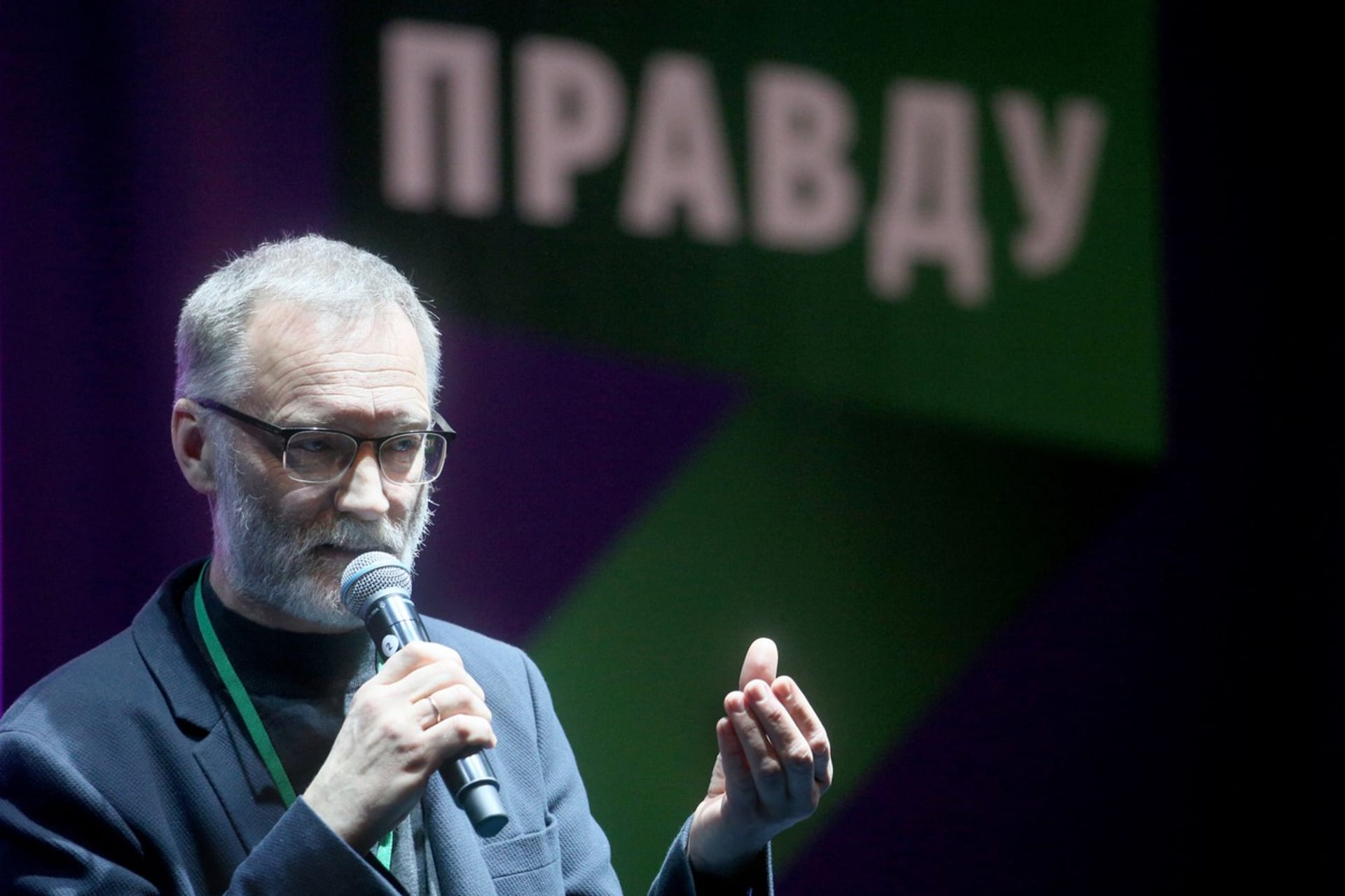 Ruský politolog Sergei Mikheyev kritizoval pomalý ruský postup na Ukrajině.