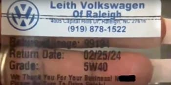 Dealer Volkswagenu použil servisní štítky s rasistickým slovem. Nechutné, reagoval zákazník