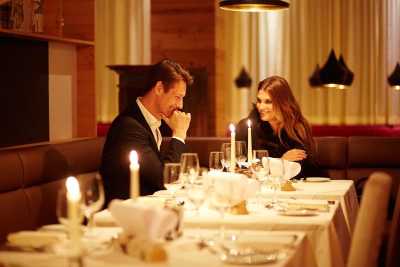 Falkensteiner Hotel Schladming je známý také svou vynikající kuchyní.  Užijte si romantickou večeři.