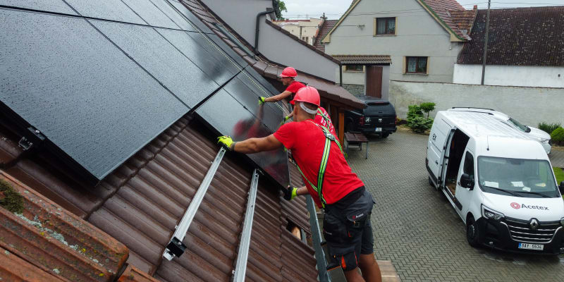 Fotovoltaika je dnes velice žádaná. A díky novele stavebního i energetického zákona také dostupná.