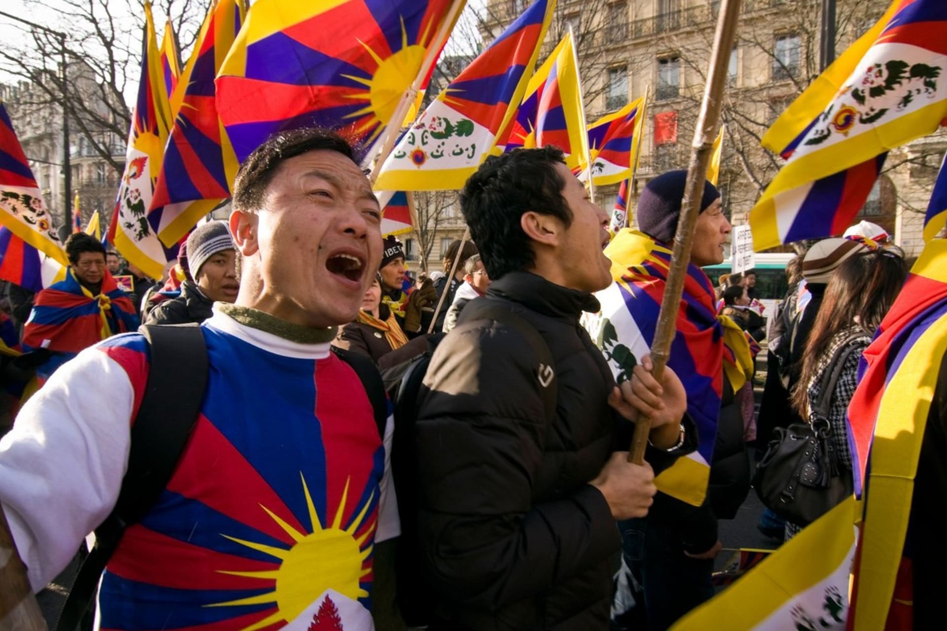 Tibeťané dodnes proti okupaci protestují