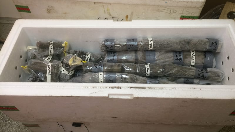 Vzorky permafrostu uskladněné v kontejneru