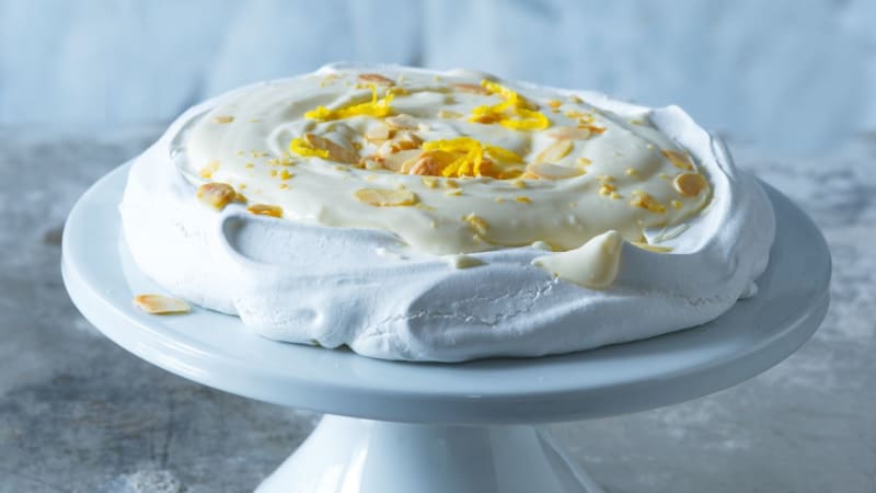 Pusinkový dort Pavlova s citronovým krémem lemon curd