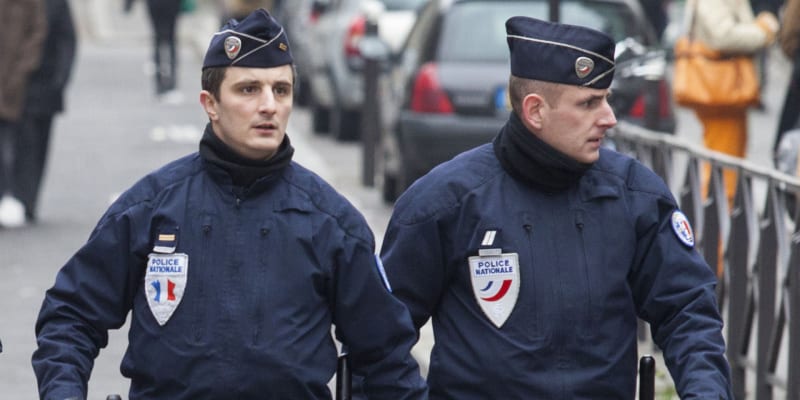 Policisté v akci po útoku na Charlie Hebdo