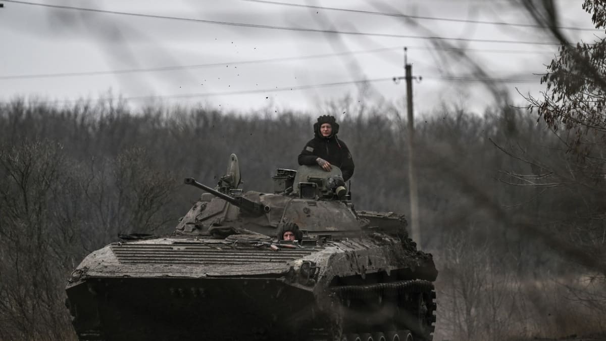 Ukrajinský tank u Bachmutu