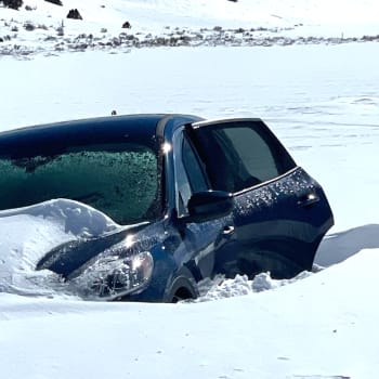 Senor Jerry přežil šest dní v autě uvízlém ve sněhu