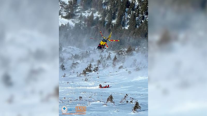 V neděli dopoledne vyrážely záchranářské týmy na pomoc muži, který se zřítil na severním svahu Sněžky. Po pádu dlouhém zhruba 400 metrů utrpěl vážná zranění. Do nemocnice ho přepravil vrtulník.