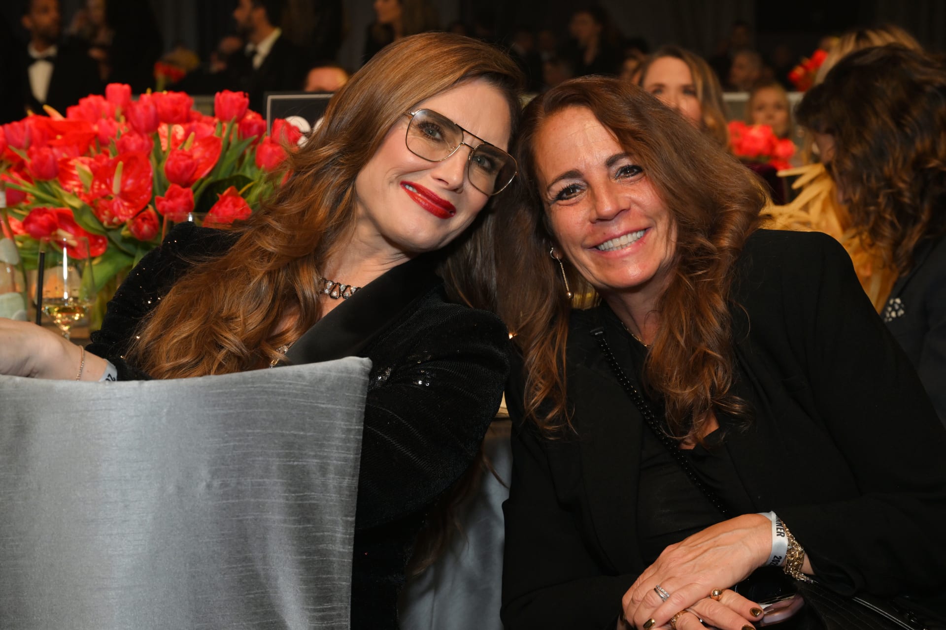 Brooke Shieldsová a Jillian Nealová se účastní 31. výročního večírku Nadace Eltona Johna pro AIDS 12. března 2023 v západním Hollywoodu v Kalifornii. (Foto: Michael Kovac/Getty Images for Elton John AIDS Foundation)
