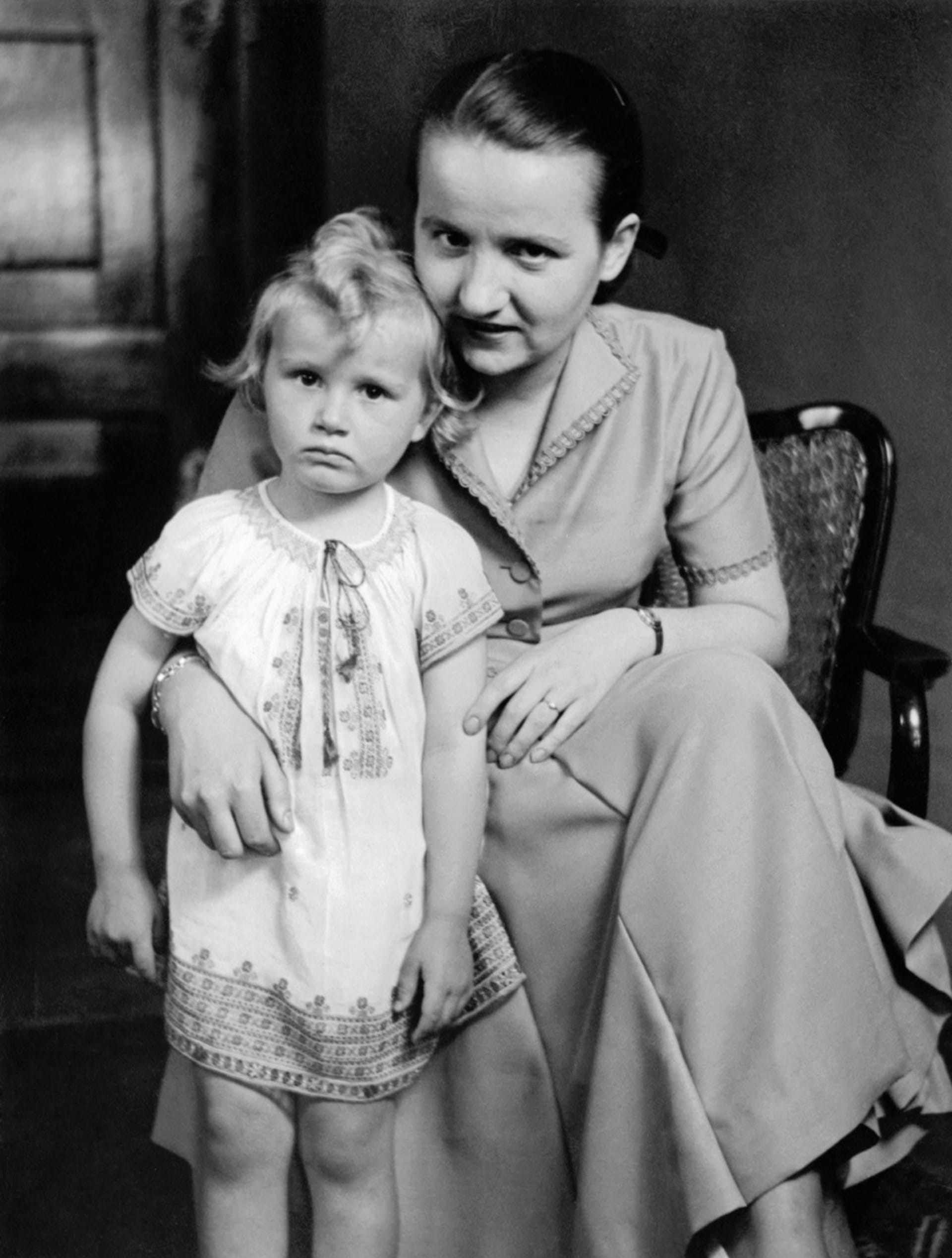 Jediná dcera Marty Gottwaldové se svou dcerou, vnučkou Klementa Gottwalda